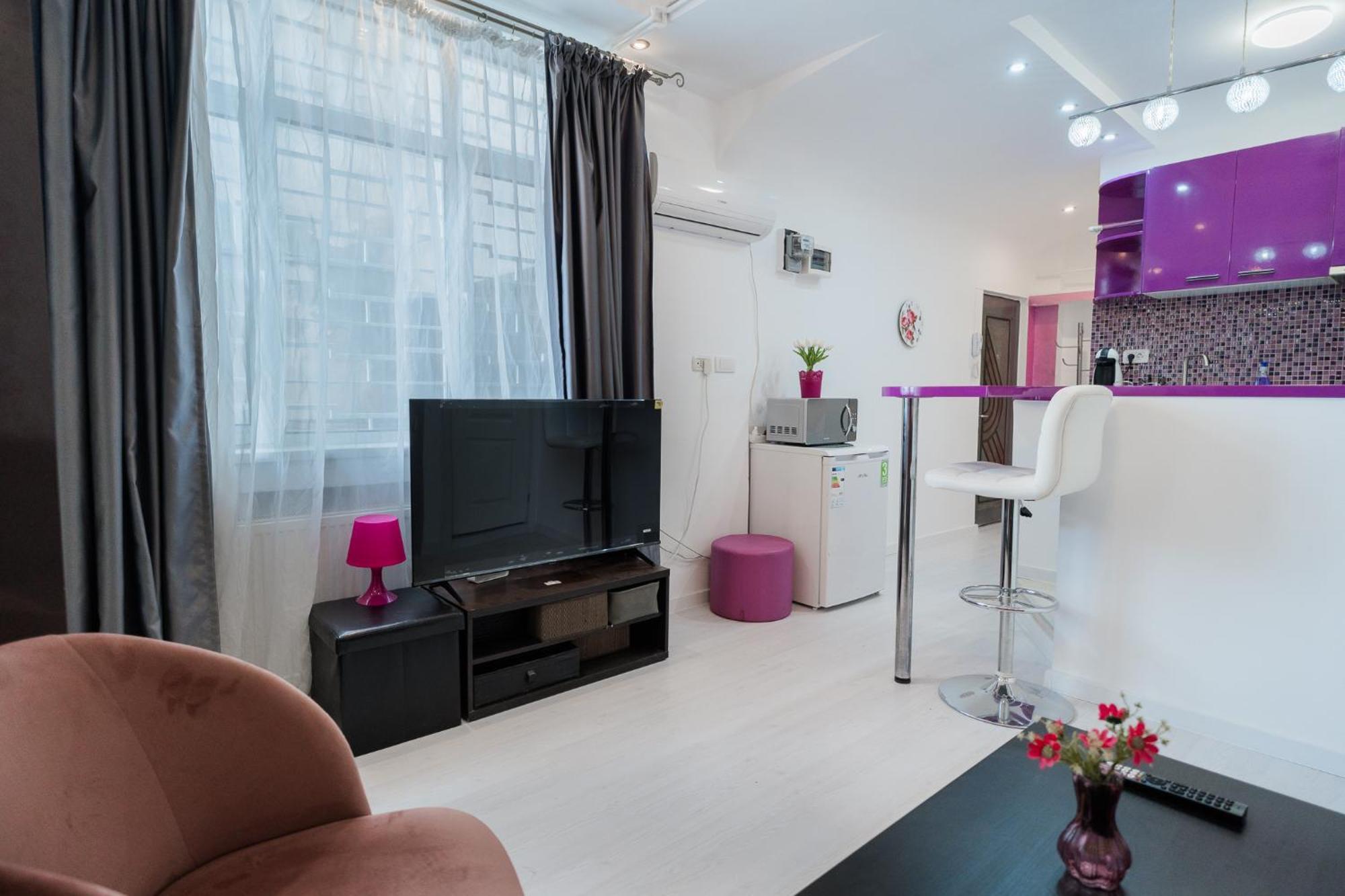 Ultra Central White & Lila Studio Bukarest Exterior foto