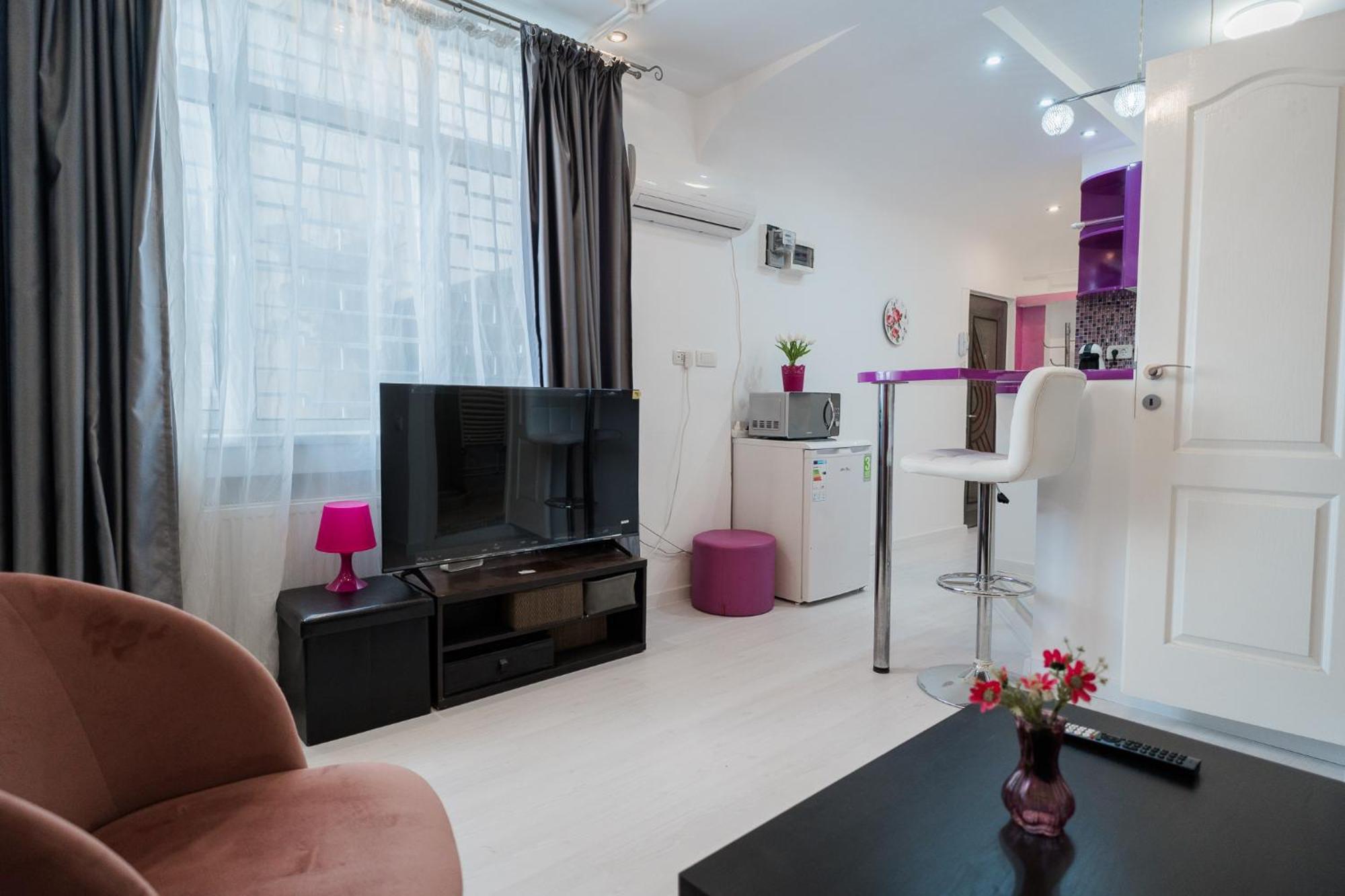 Ultra Central White & Lila Studio Bukarest Exterior foto