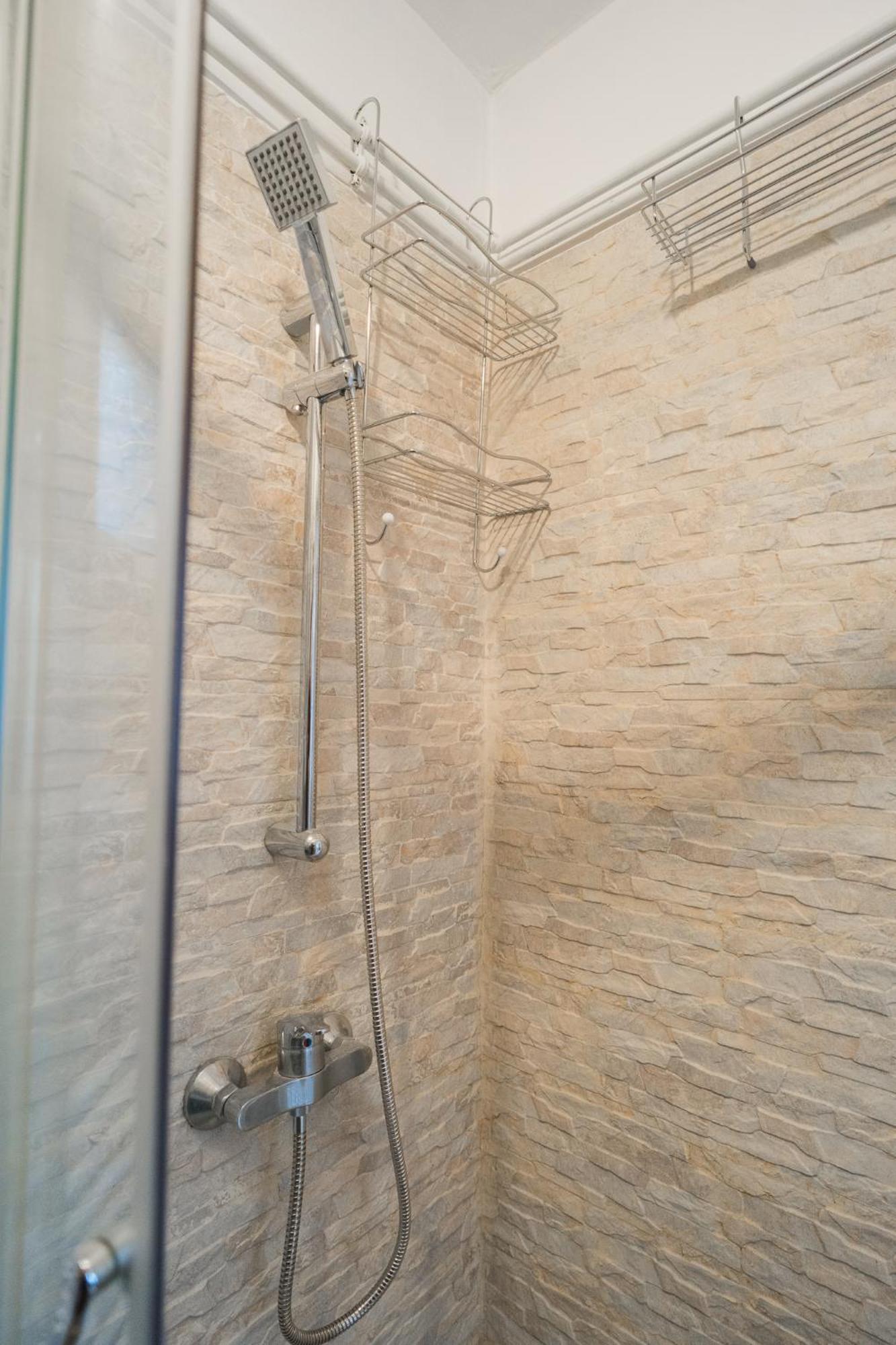 Ultra Central White & Lila Studio Bukarest Exterior foto